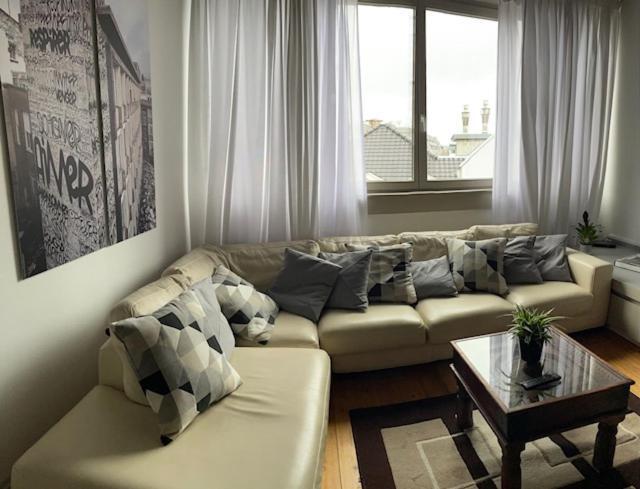 Duplex dernier étage avec terasse à deux pas de la grand place Bruxelas Exterior foto